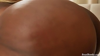 Voluptuous Ebony Milf Enjoys Bbc Penetration