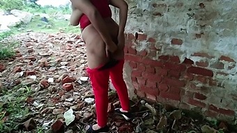 Bhabhi Caught Having Sex In The Jungle With A Big Material Man