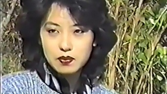 经典日本色情片,特色是经典和复古表演者