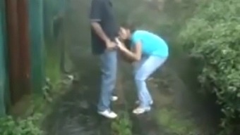 Indian Amateur Couple'S Public Blowjob In Hd