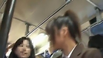 日本美女在户外进行性接触