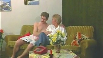Vintage Bedstemor Nyder Anal Nydelse