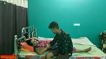 O Soție Milf Picantă Se Angajează În Secret Într-O Intimitate Pasională Cu Devar, Câștigând Atenție Virală Pentru Întâlnirea Ei Ascunsă Cu Camera