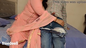 Mature Indian Mom Gets Turned On