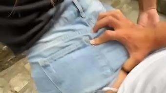 Amatør Teenager Næsten Busted Fucking I En Turist Hotspot