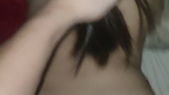 亚洲妻子不忠于脱衣服的助手