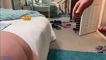 Tabithaxxx被两个男人愉悦她的嘴巴和阴道