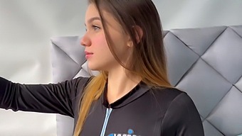 Fratele Meu Vitreg Devine Excitat Când Îmi Completez Machiajul